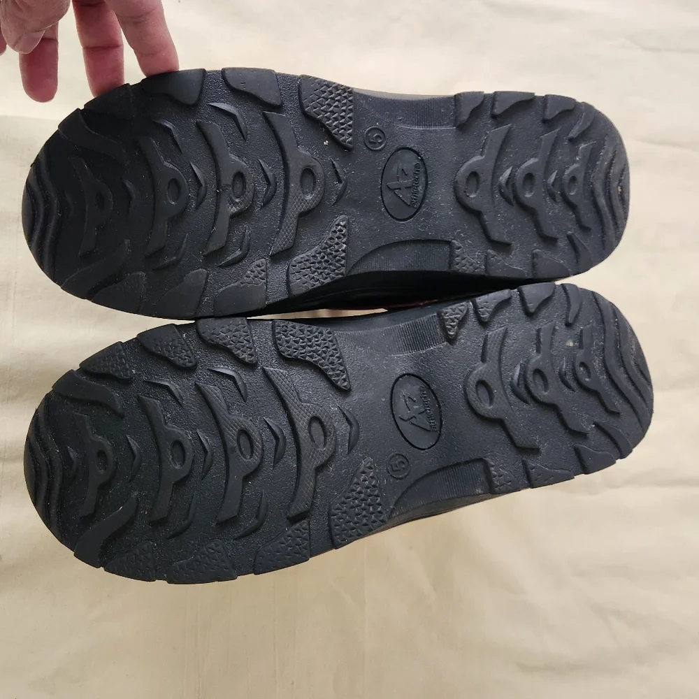 Athletech Kids Rain & Snow Boots - Black and Pink Size 5